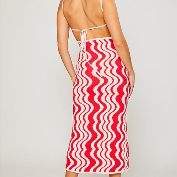 Pink and red midi dress. Worn once. Pretty garbage size small - Picture 3 of 4